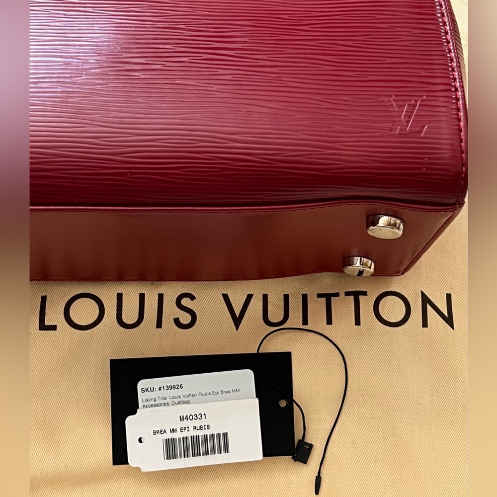 Louis Vuitton EPI Leather Brea MM Rubis Shoulder Purse Tote Bag Two Way LV Red - Picture 14 of 16